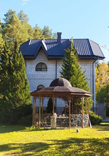 Budynok_u_zelenomu_dvori